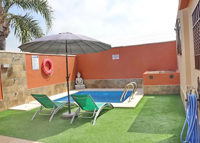 Sultan Con Piscina Шале Коніль-де-ла-Фронтера